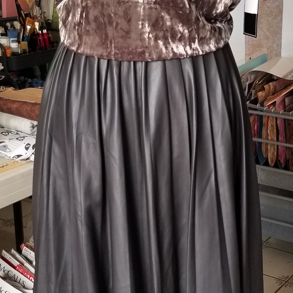 Zara Skirt Faux Leather X Small - Picture 4 of 7